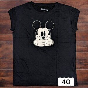 Disney Mickey Mouse Black Tee – Hands-on-Mouth Graphic & Short Sleeves